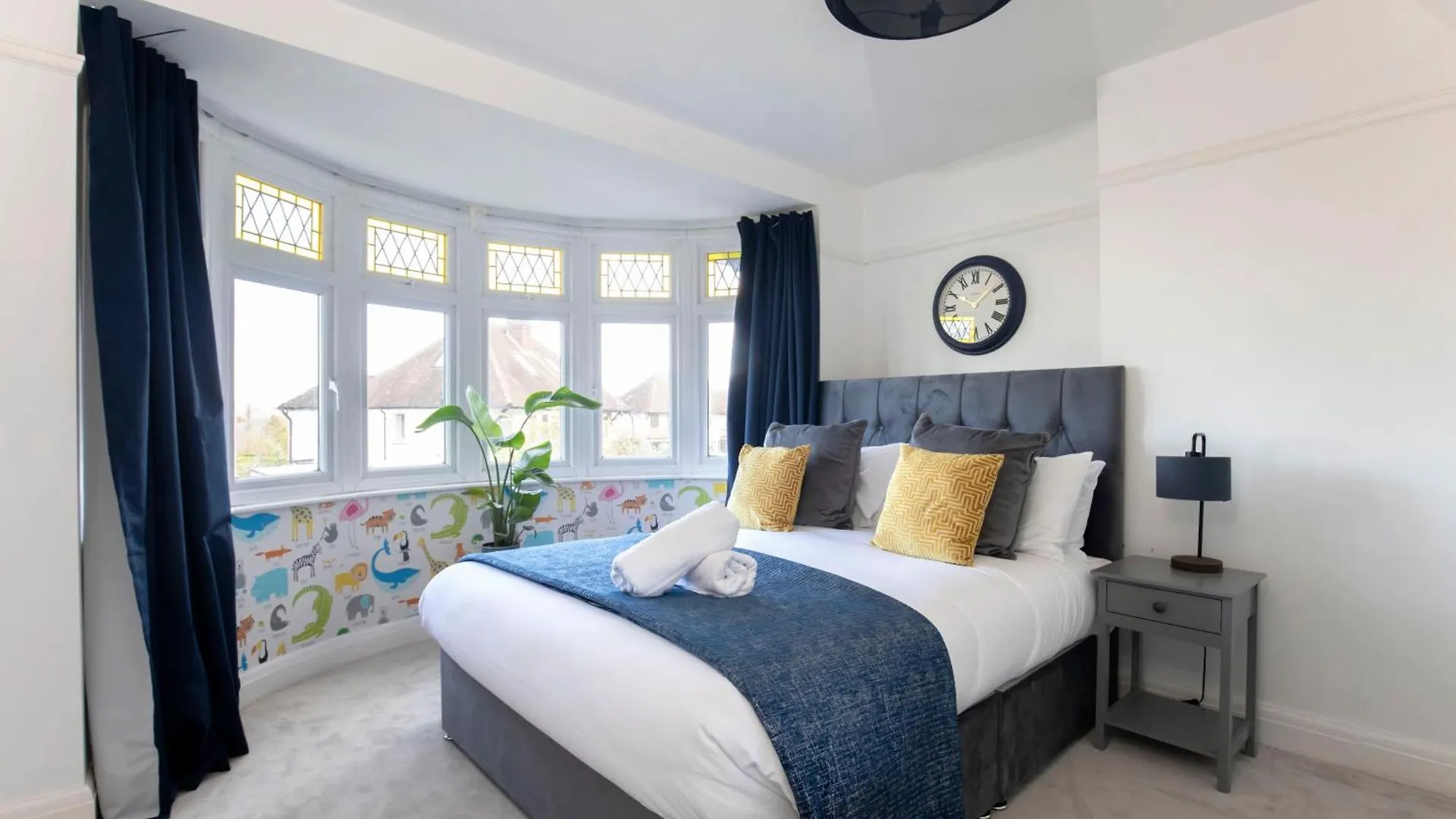 Fantastic Four Bed Two Bath Home GLOUCESTERSHIRE 0*,  United Kingdom