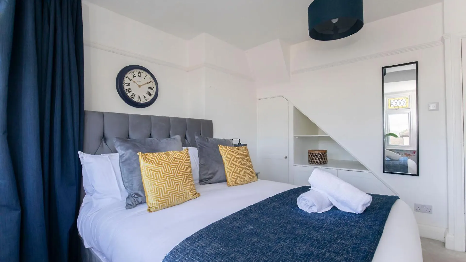 Fantastic Four Bed Two Bath Home GLOUCESTERSHIRE
