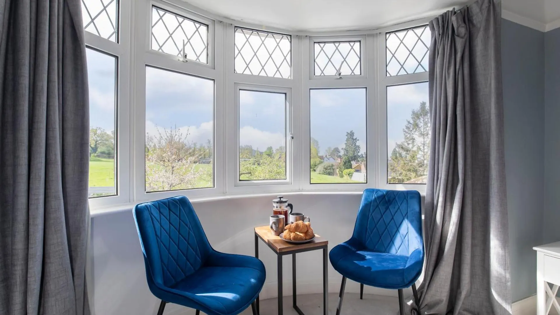 Fantastic Four Bed Two Bath Home GLOUCESTERSHIRE